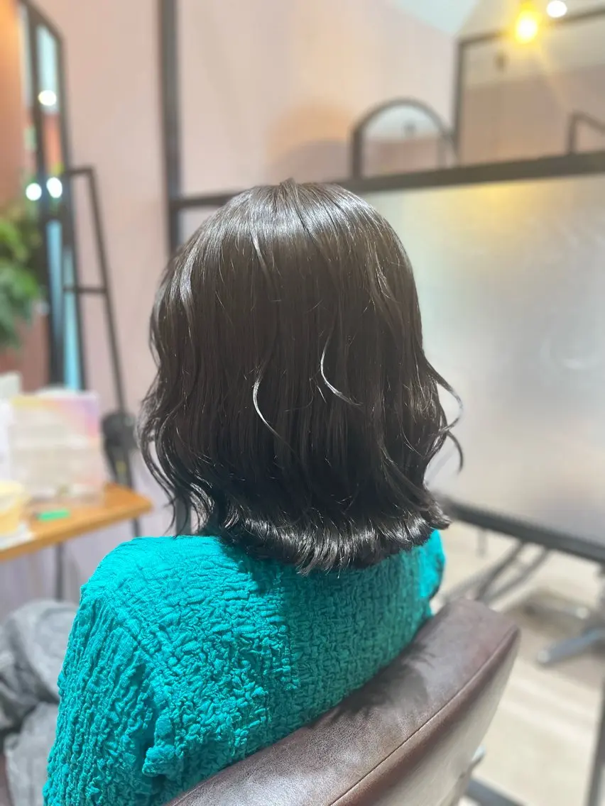 ミディアム カラー 松下 詩恵里のヘアスタイル