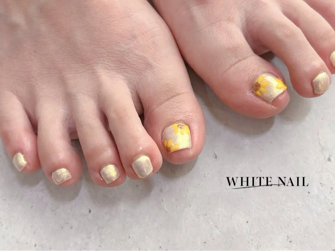 ネイル フットネイル WHITE NAIL ホワイトネイルのネイルデザイン