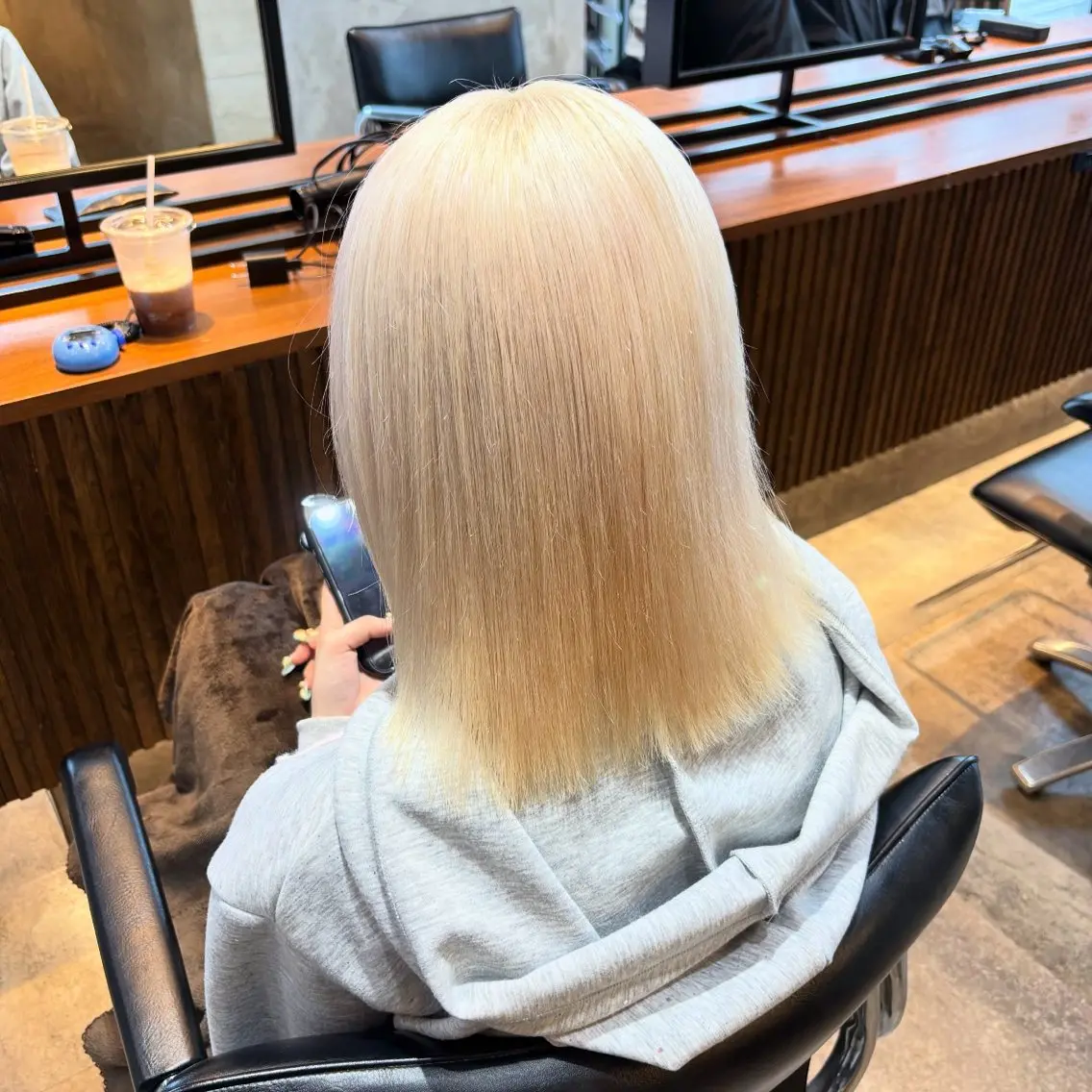 ミディアム カラー 抜きっぱなしブロンド ブロンド ヘアカラー トリートメント ヘアセット 渋谷🩶ハイトーン 🩶FUMUのヘアスタイル