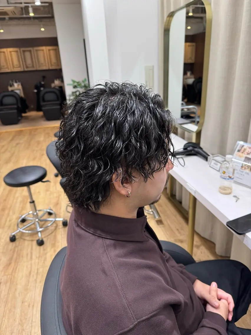 ミディアム メンズ ミディアムパーマ メンズパーマ カット パーマ メンズ特化 TAKUYAのヘアスタイル