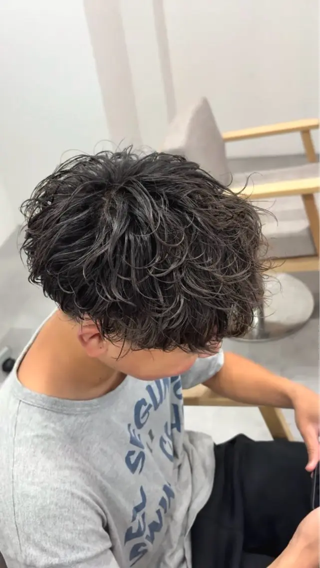 パーマ メンズ メンズパーマ 学生（メンズ向け） 学生 年間指名数1000↑ 🔥メンズ特化/武蔵のヘアスタイル