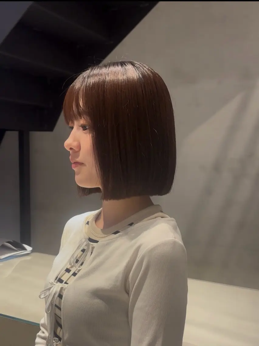 ミディアム ボブ 岡本 彩楓のヘアスタイル