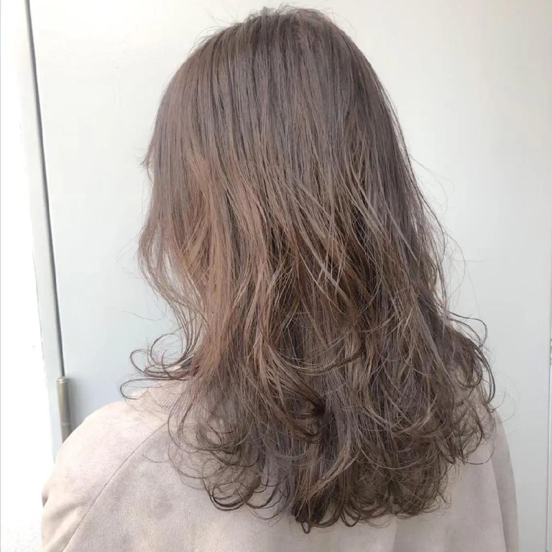 ミディアム カラー 🤍💕ブリーチカラ ーAyaka💕🤍のヘアスタイル