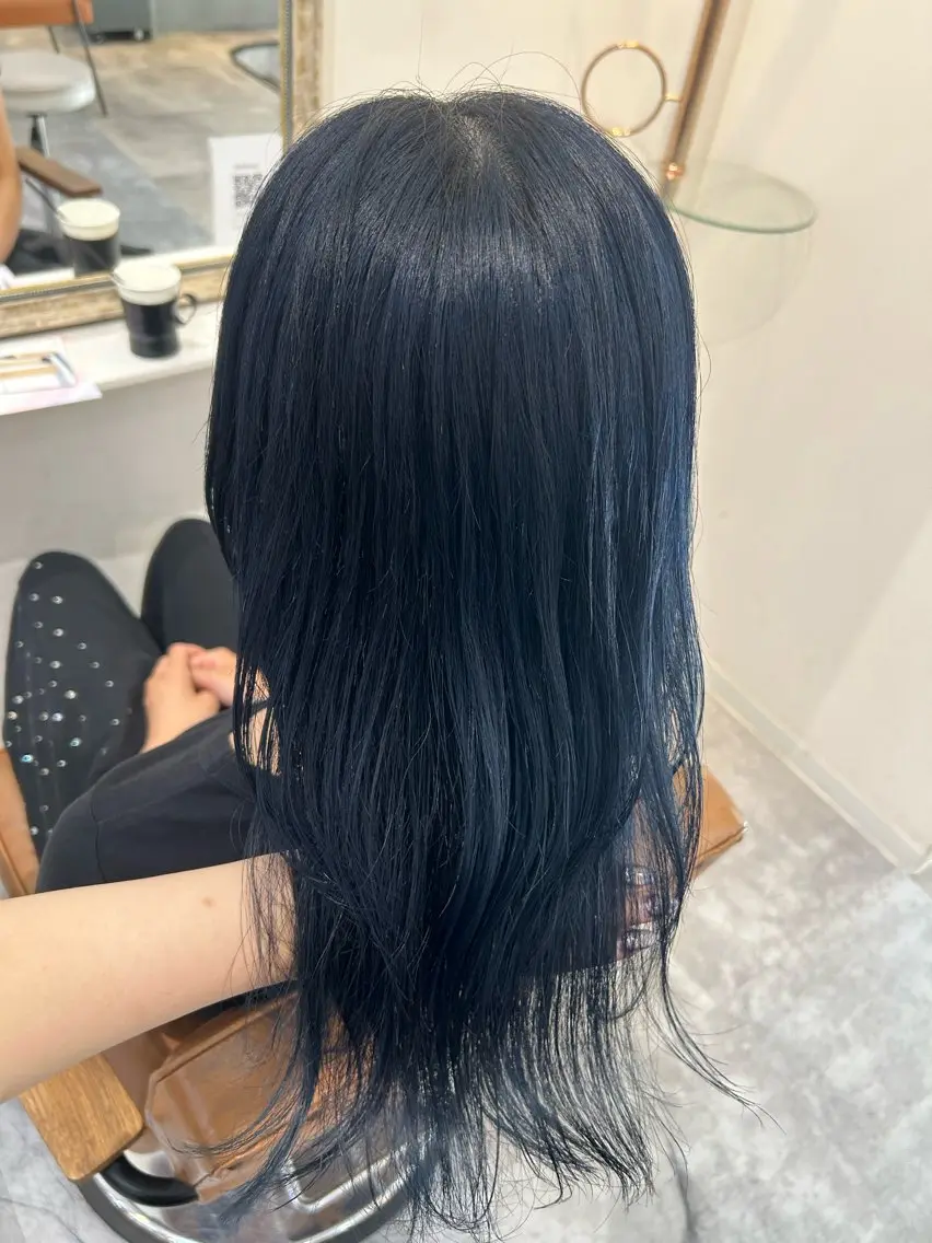 セミロング ヘアカラー 西山 るいのヘアスタイル