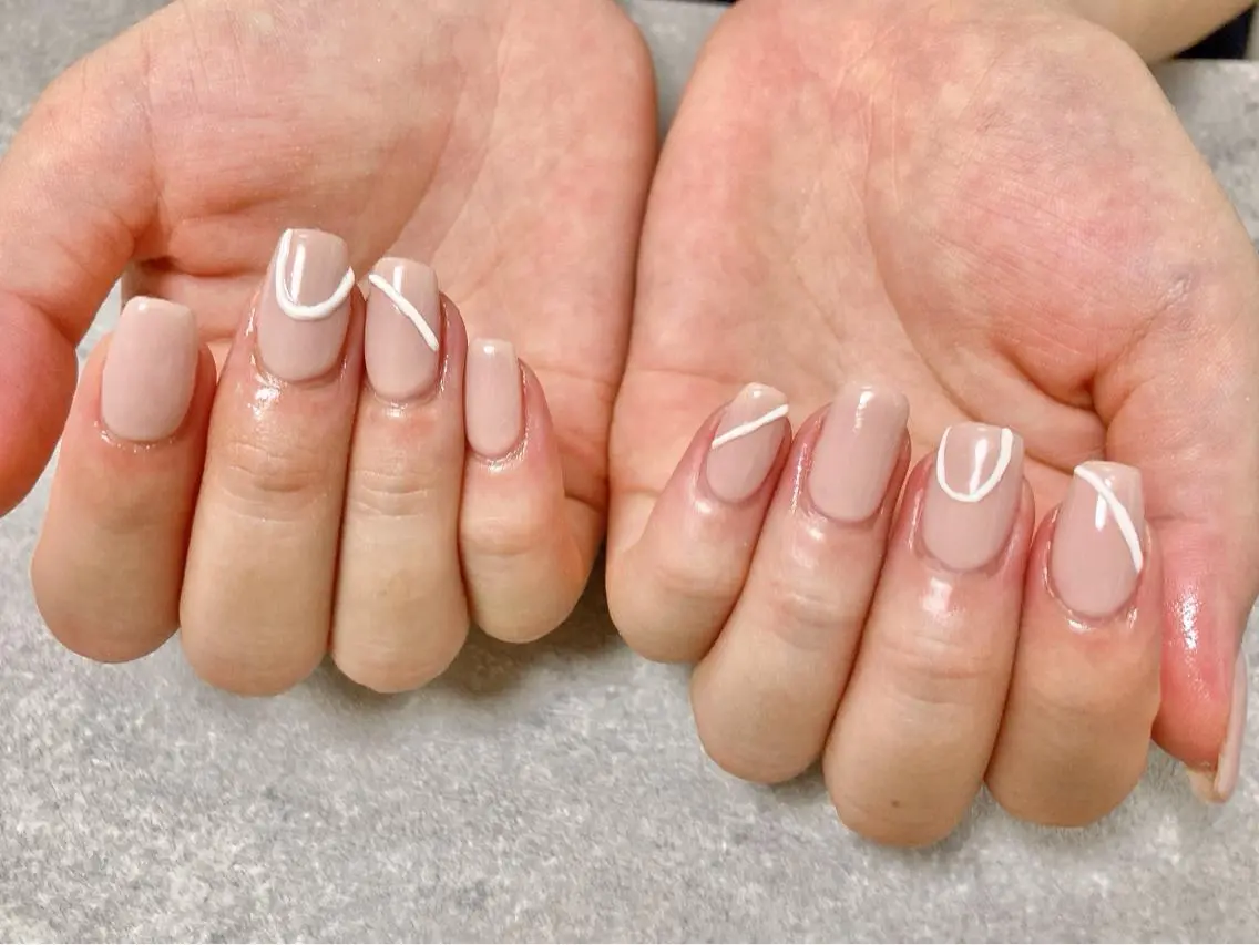 ネイル シンプルネイル ハンドネイル mogunail &blowのネイルデザイン