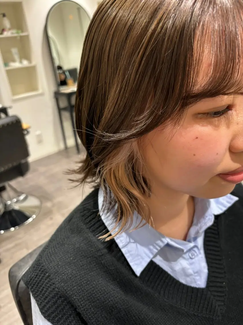 カラー ベージュカラー ブリーチ ホワイトベージュ cocotte宜喜 弘希のヘアスタイル