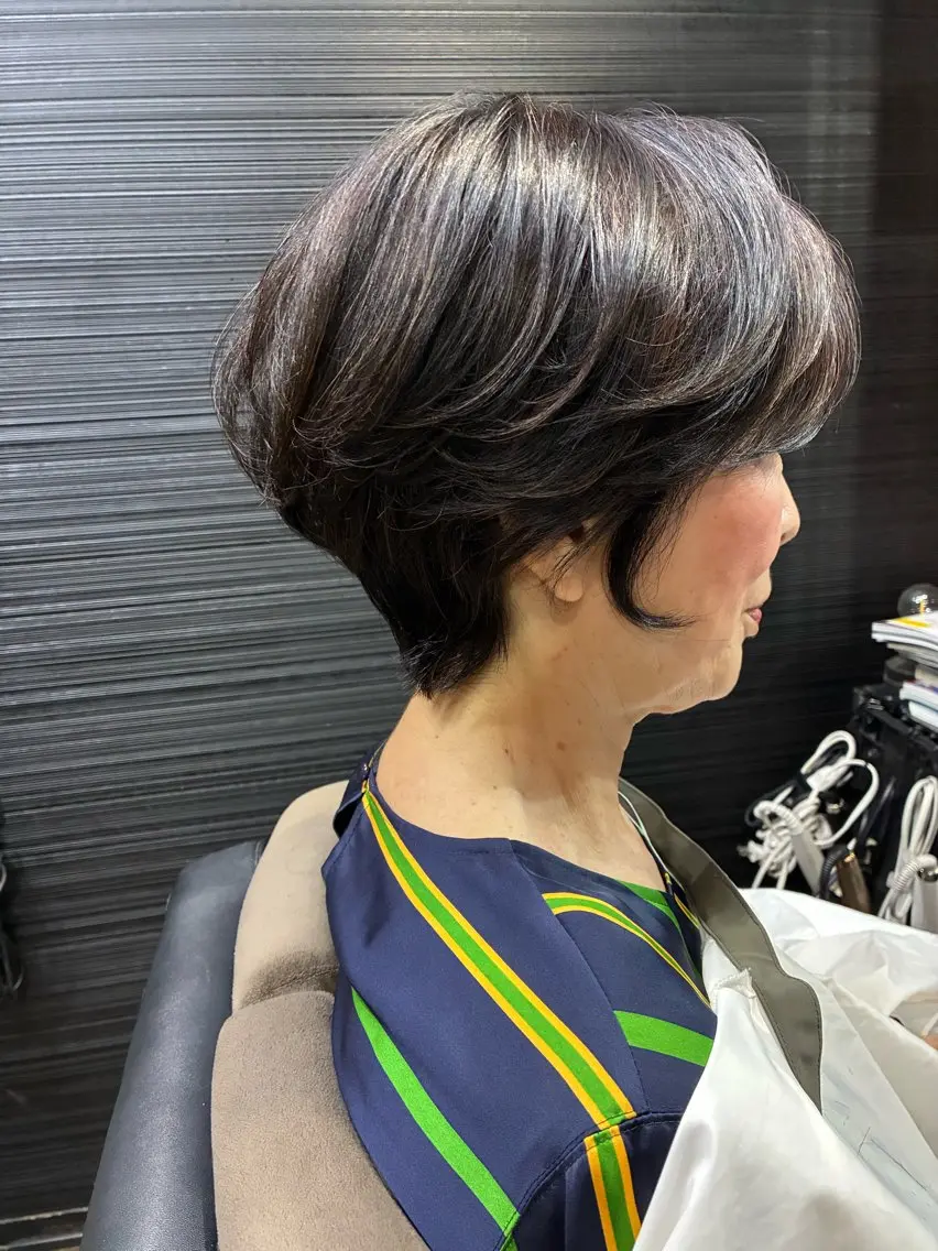 ショート カラー ショートレイヤー レイヤーカット ショートヘア カット ヘアカラー 山本 雅由のヘアスタイル