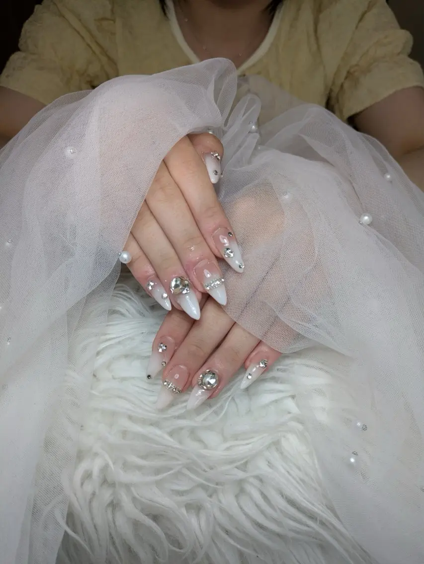 ネイル Queen Nail 柏店　クイーンネイルのネイルデザイン