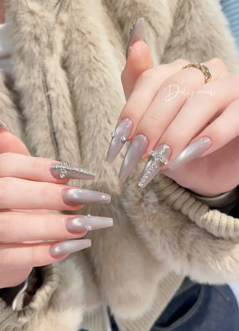 ロング ハンドネイル Dely Nailのネイルデザイン