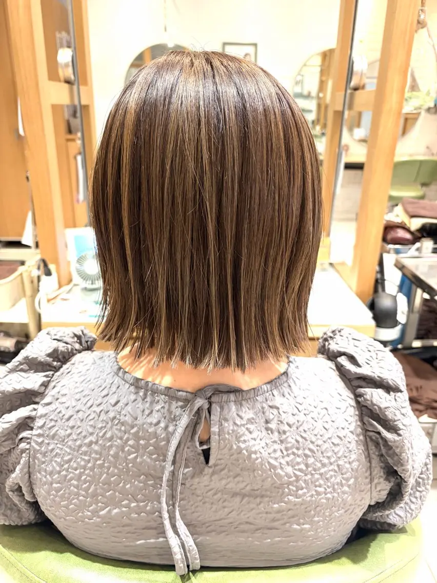 ミディアム カラー カット ヘアカラー 丸みショート/ ハイライトカラーのヘアスタイル