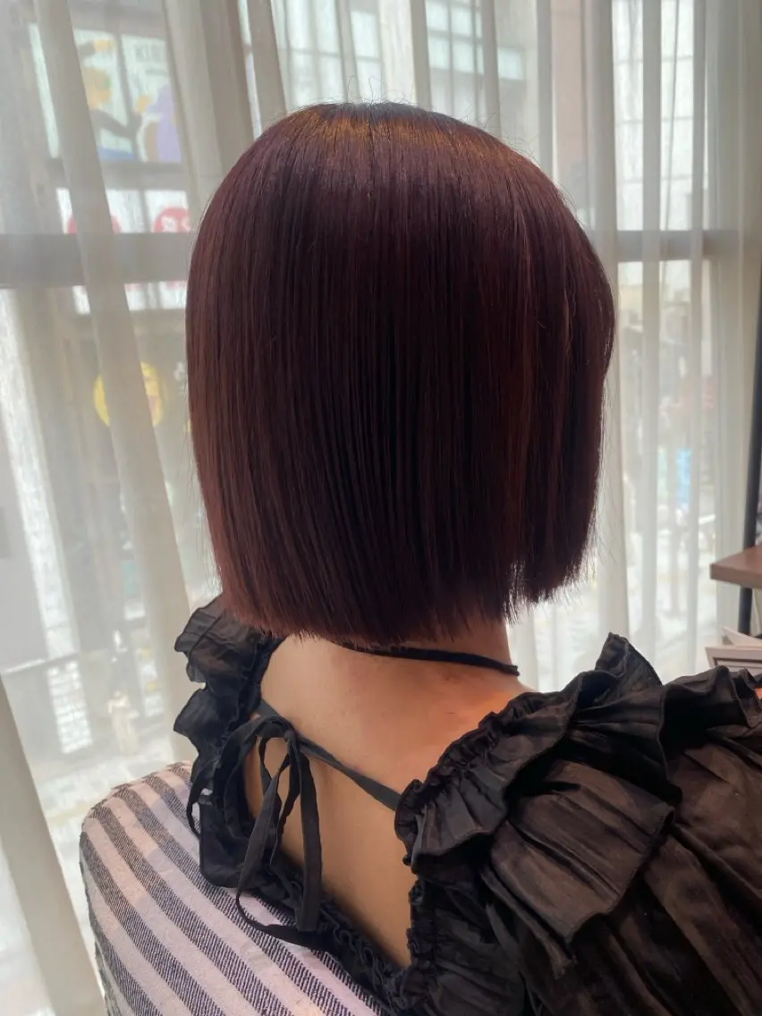 ミディアム カラー レッドカラー 荻原 心愛のヘアスタイル