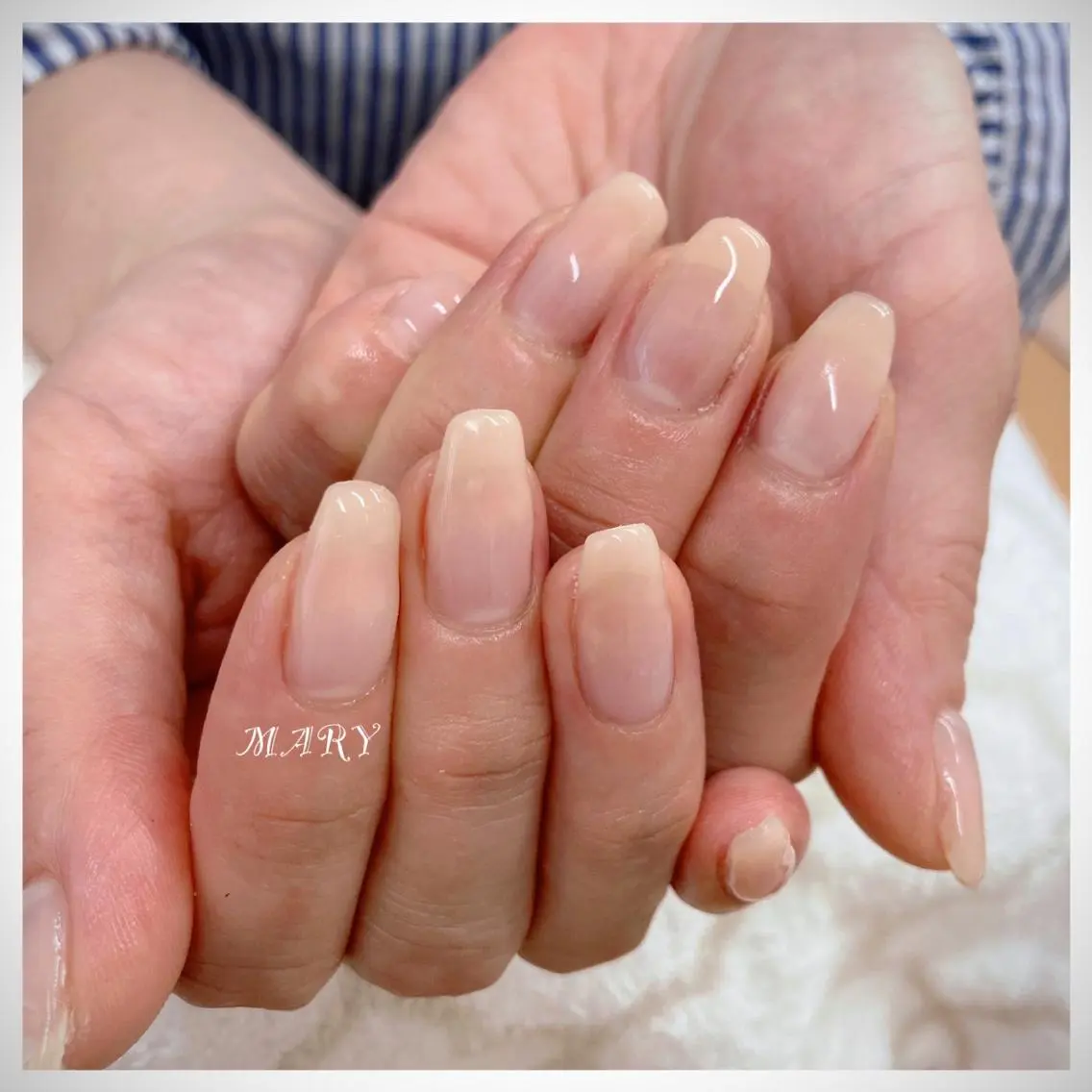 ネイル グラデーション ニュアンスネイル オフィスネイル ハンドネイル Mary nail .narumiのネイルデザイン