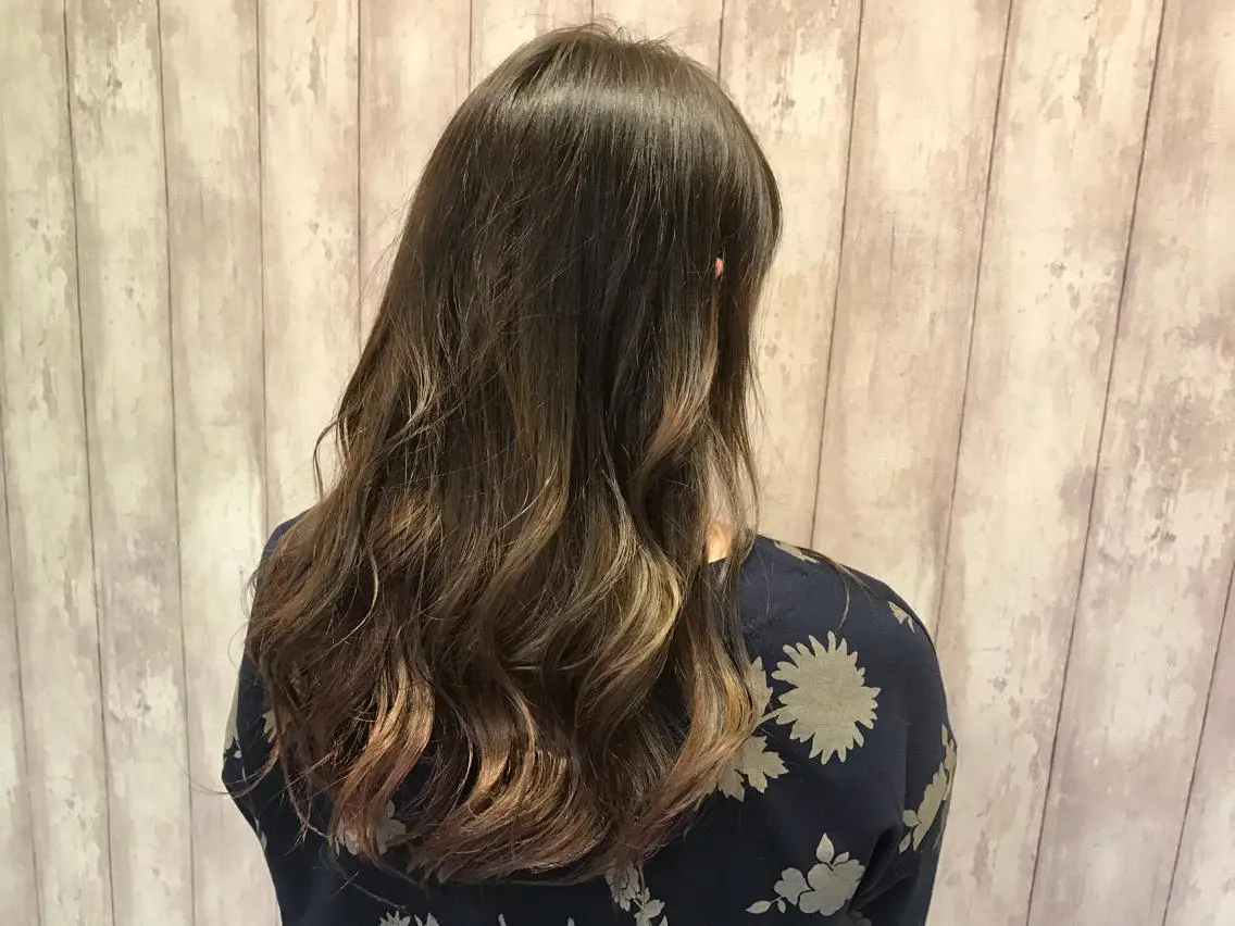 ミディアム カラー パーマ ヘアアレンジ グラデーションカラー グレージュ 韓国ヘア✨グレージュ カラーasamiのヘアスタイル