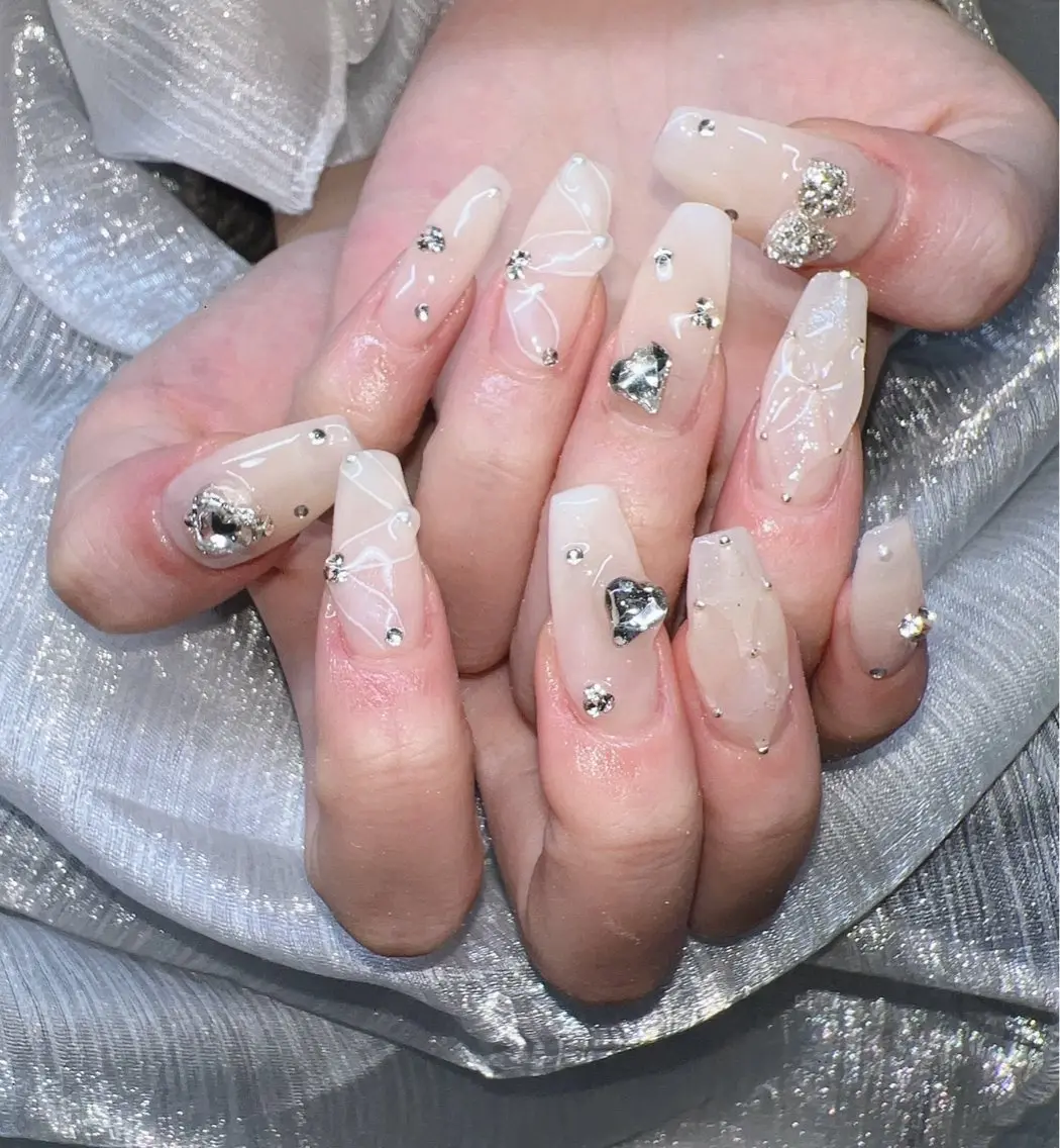 ネイル オーロラネイル チークネイル 長さ出し フットネイル フレンチネイル ハンドネイル Lee Nailsのネイルデザイン