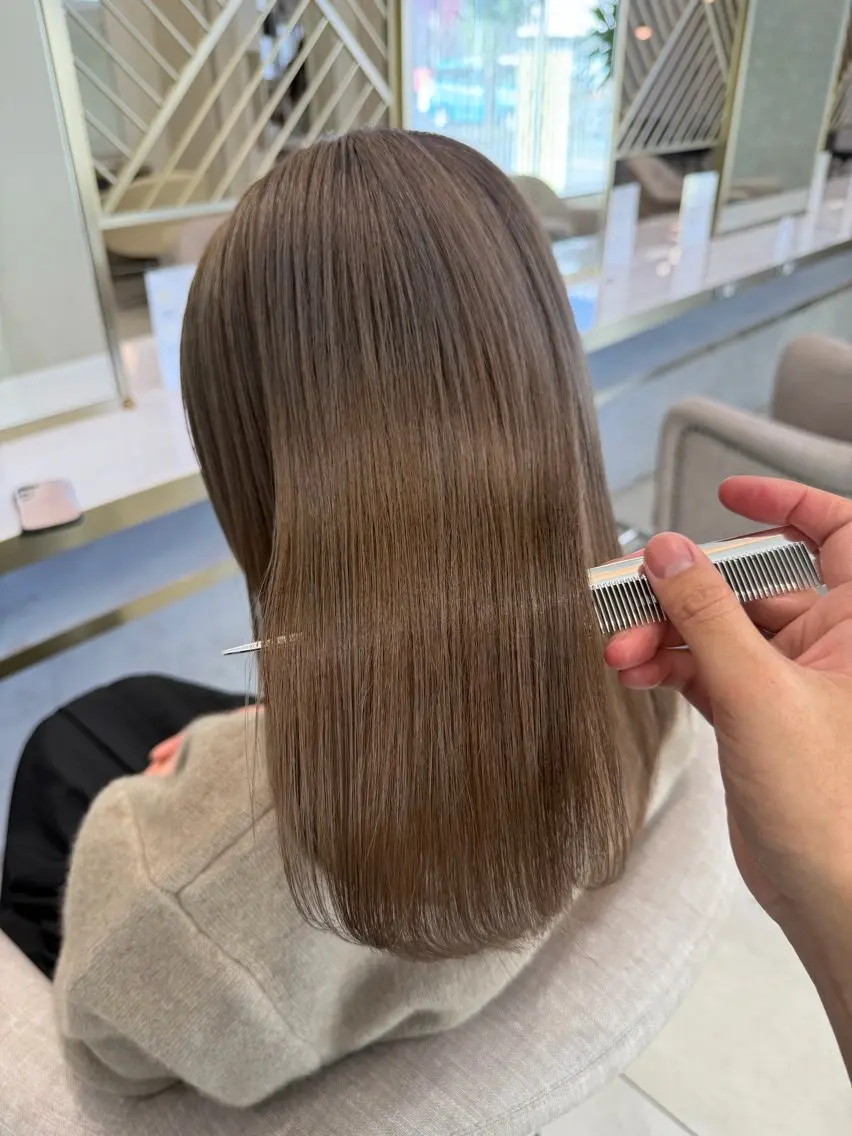 セミロング カラー ブリーチ 透明感カラー 髪質改善 韓国風ヘア トリートメント カット ヘアカラー トリートメント 渡辺　亮/ 白髪ぼかし/髪質改善のヘアスタイル