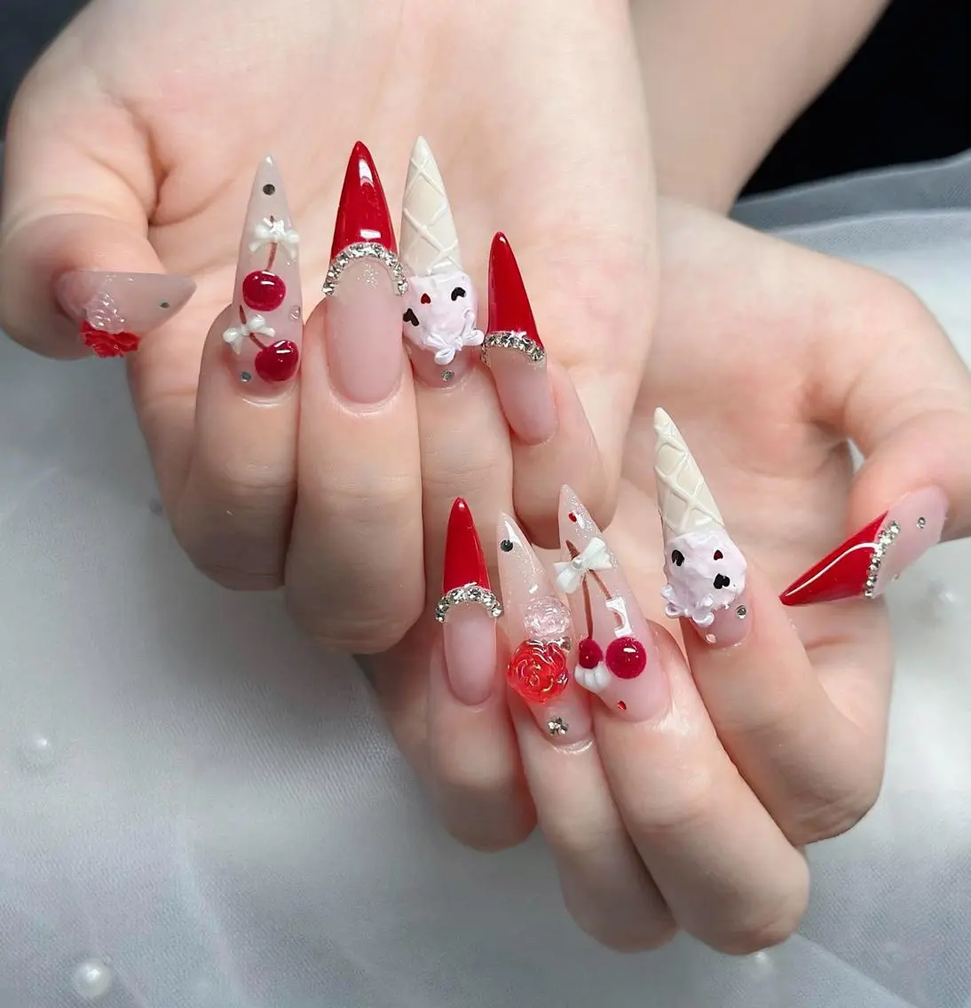 ネイル オーロラネイル チークネイル フットネイル ジェルネイル 韓国ネイル ハンドネイル H.baby Nail Salonのネイルデザイン