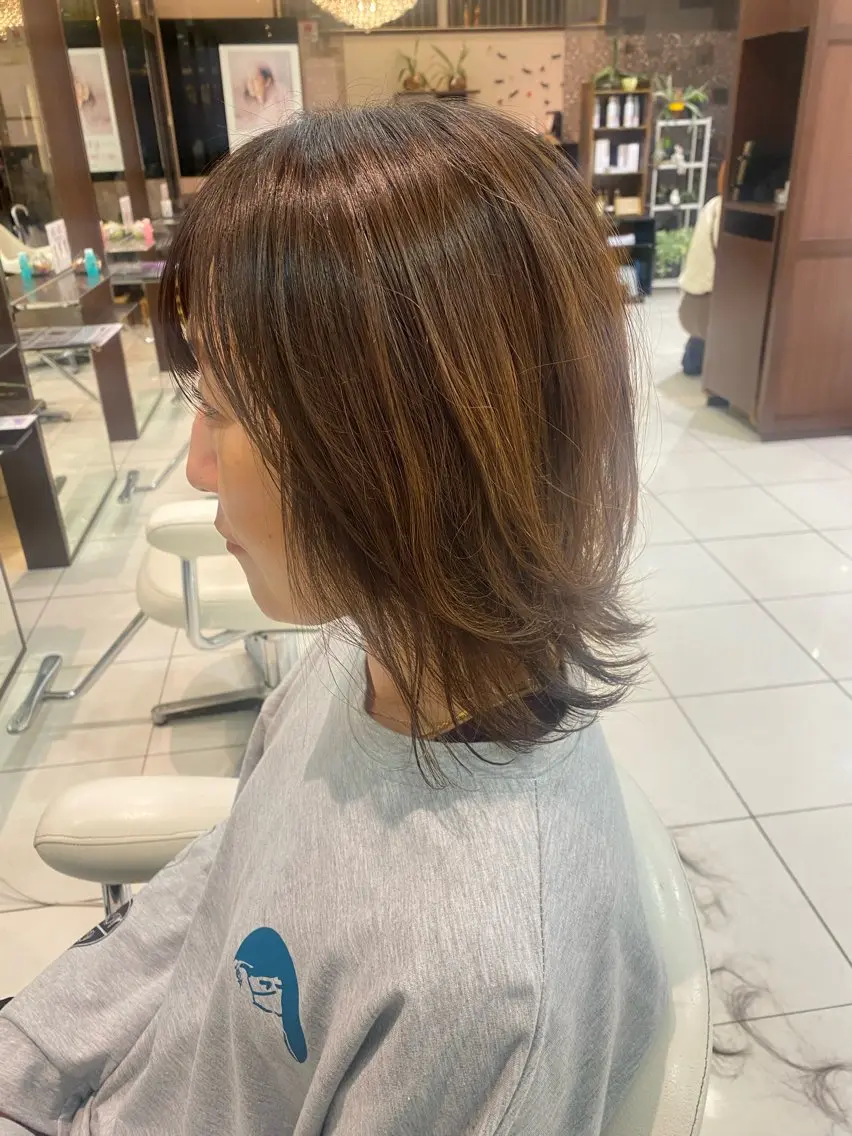 ミディアム 内山 歩美のヘアスタイル