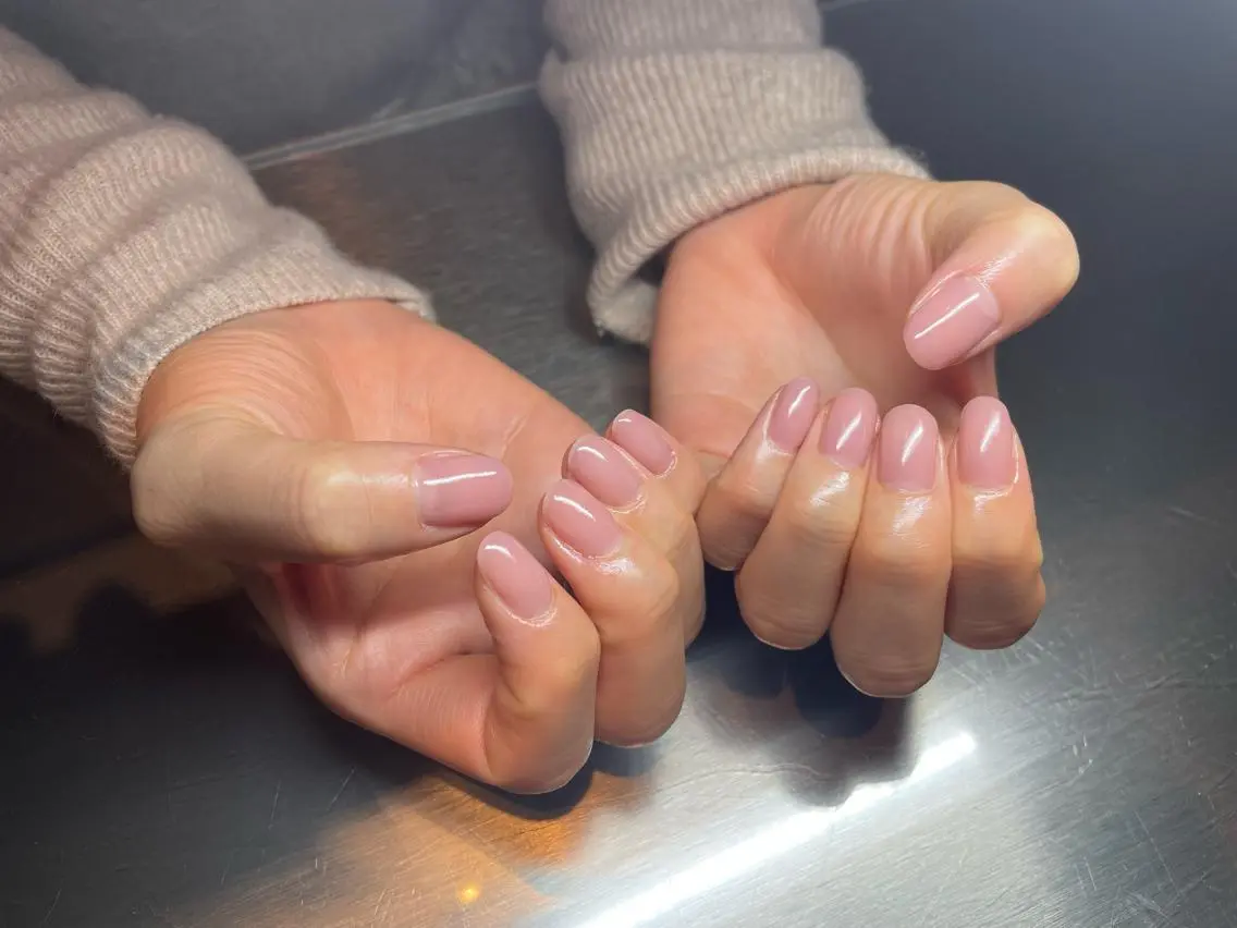 ネイル ワンカラーネイル 春ネイル ARCHE 心斎橋 常塚のヘアスタイル