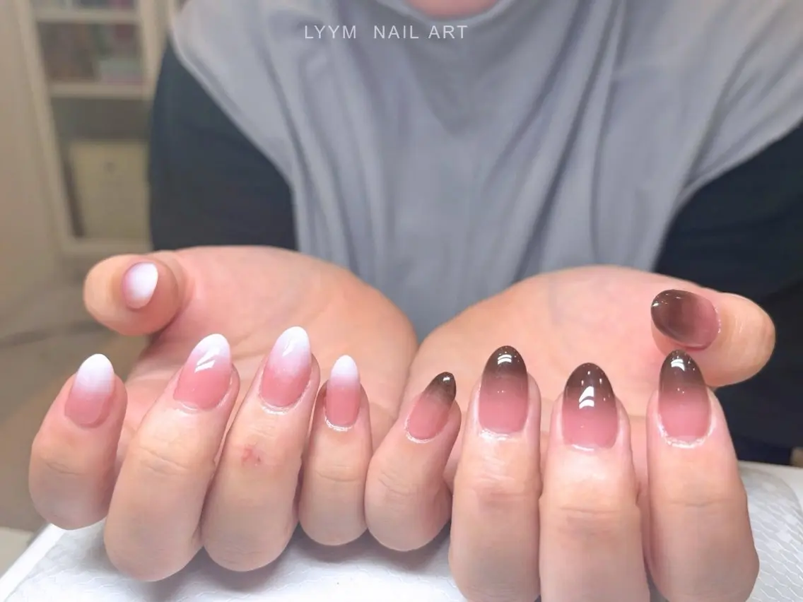 ネイル グラデーション 韓国ネイル LYYM Salonのネイルデザイン