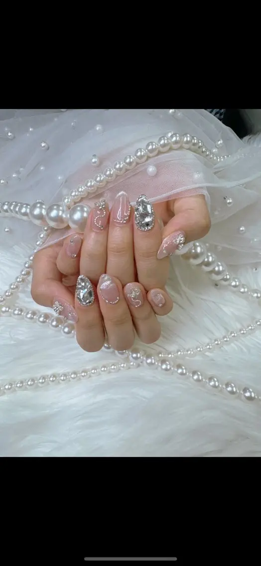 ネイル ボルドー チークネイル ドット 長さ出し フレンチネイル Queeens nailのネイルデザイン