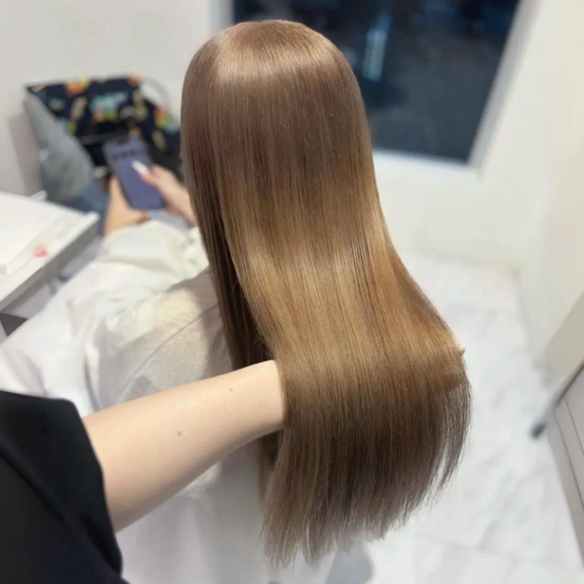 ロング カラー ベージュカラー ミルクティーベージュ カット ヘアカラー 🥣あゆ/梅田/ハイ トーン/ブリーチ🩶のヘアスタイル