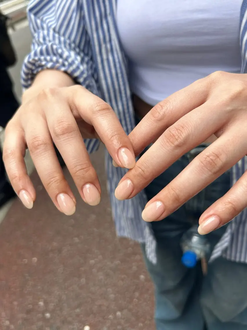 ネイル ハンドネイル 𝗶𝗿𝗼𝗵𝗮 ໒꒱ 𓏸*˚のネイルデザイン