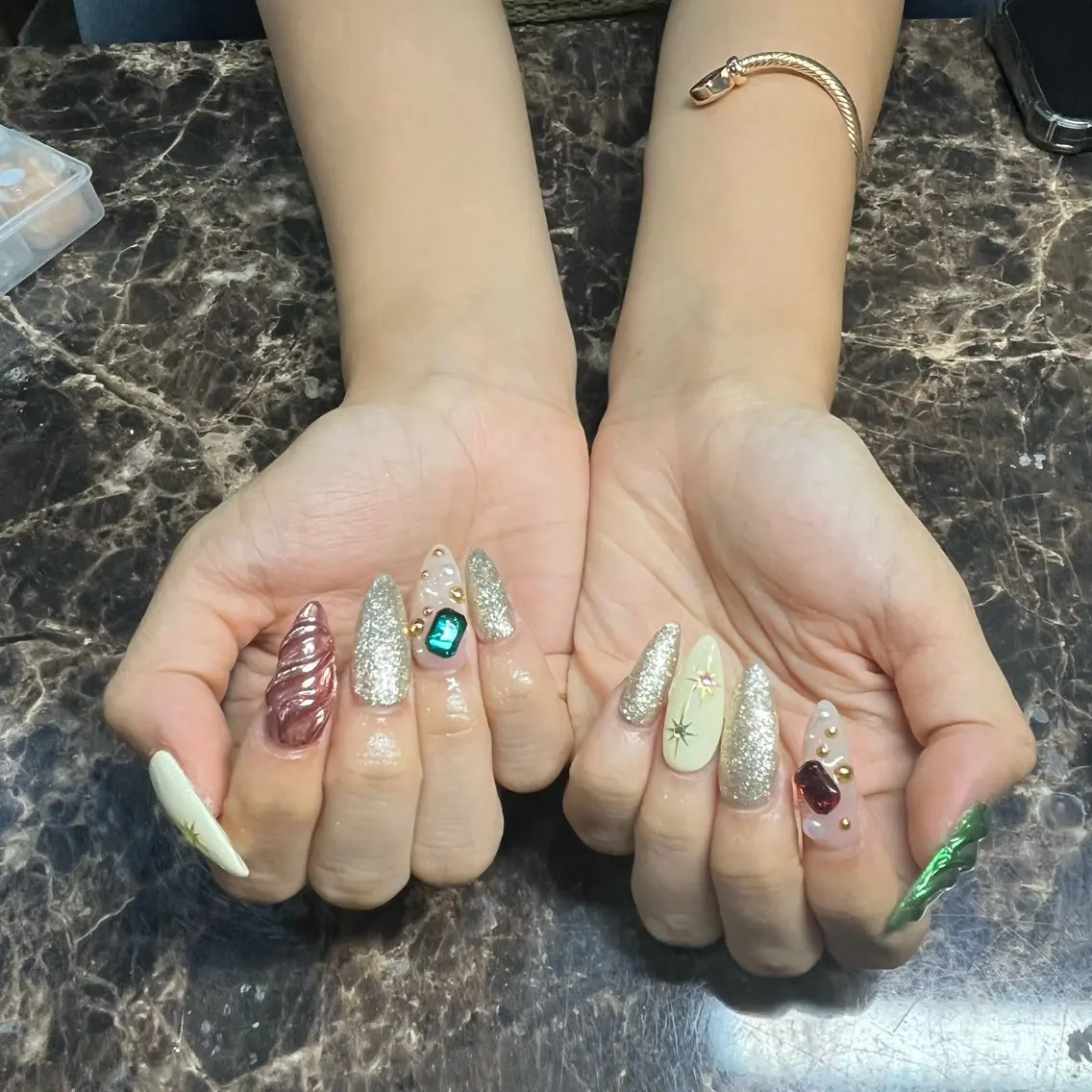 ネイル ハンドネイル IROHA nail Ami🐊🎀のネイルデザイン