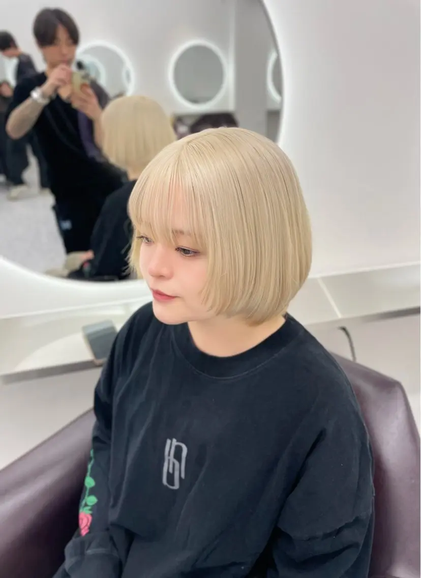 ミディアム カラー ブリーチ ブロンド ホワイトブロンド 💎艶髪ハイトーン yuukiのヘアスタイル