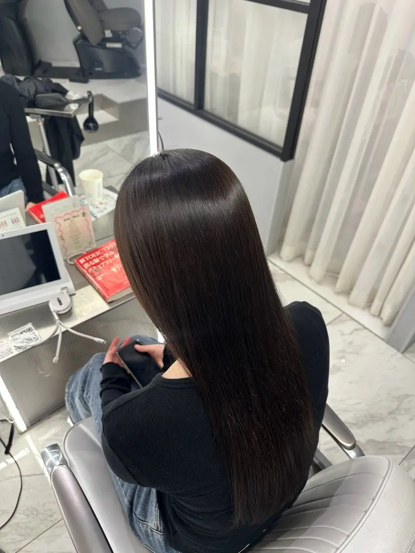 ロング 縮毛矯正 髪質改善、艶髪カラー 縮毛矯正特化のヘアスタイル