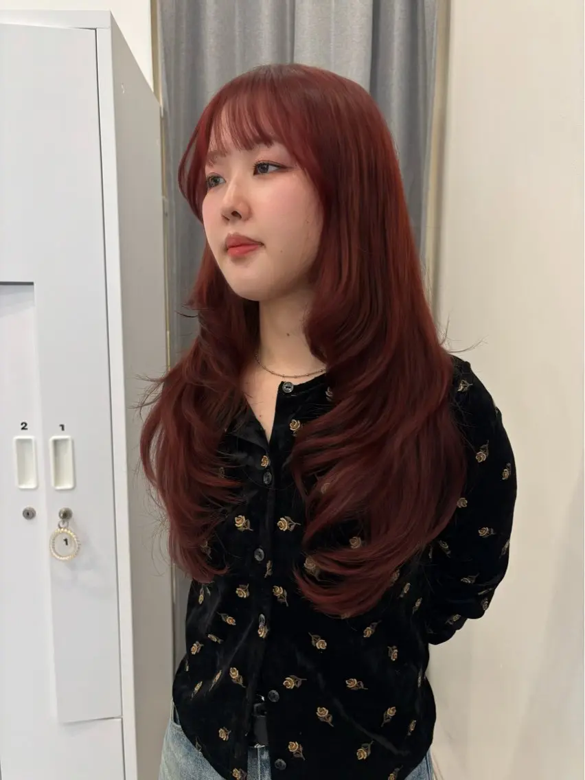 ロング カラー ブラウンカラー レッドカラー レッドブラウン レイヤーカット カット ヘアカラー トリートメント レイヤーカット🎀 kanaのヘアスタイル