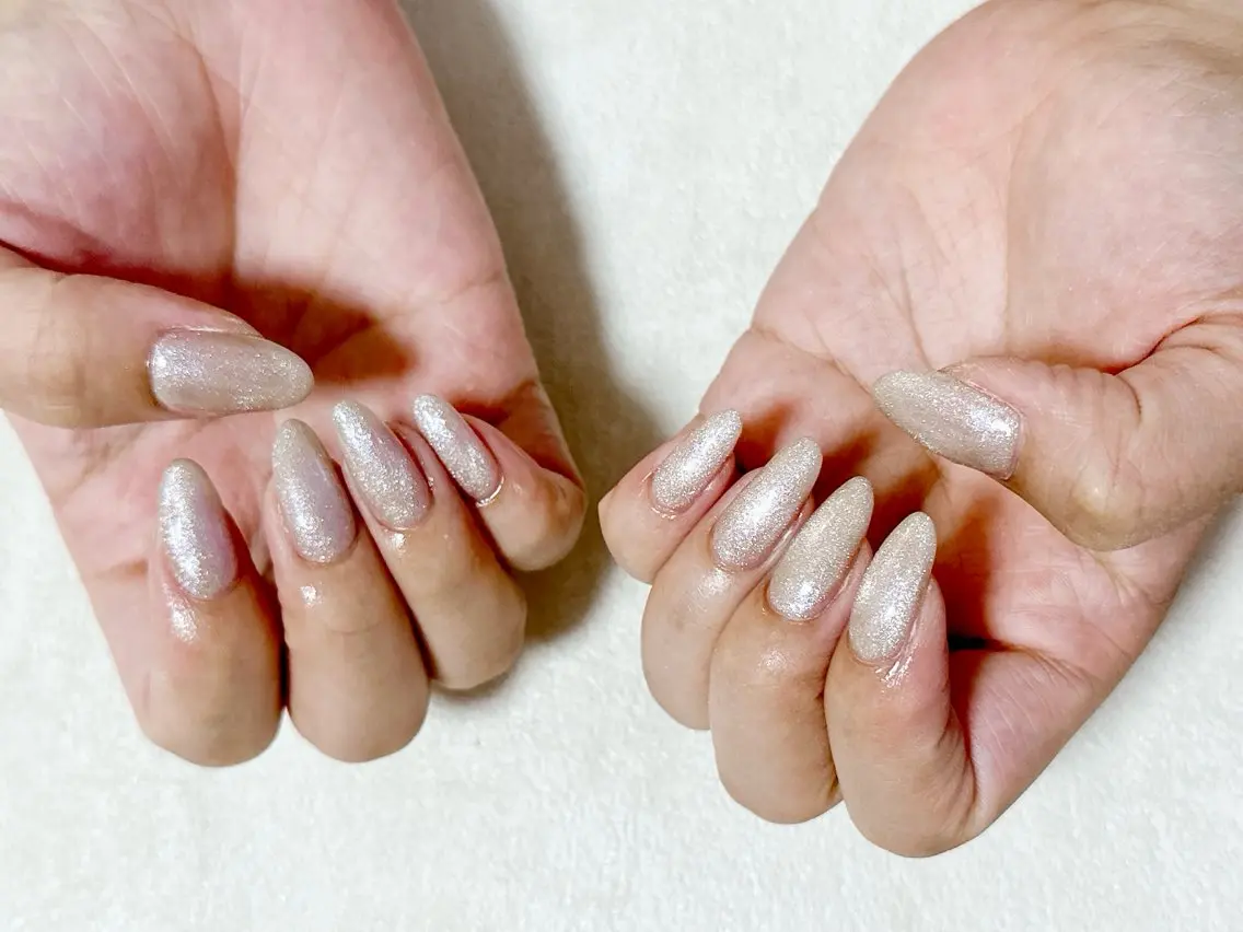 ネイル オーロラネイル フットネイル フレンチネイル ジェルネイル キラキラネイル ハンドネイル mogunail &blowのネイルデザイン