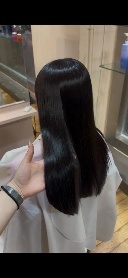セミロング ヘアカラー 'AXIS cocoroのヘアスタイル