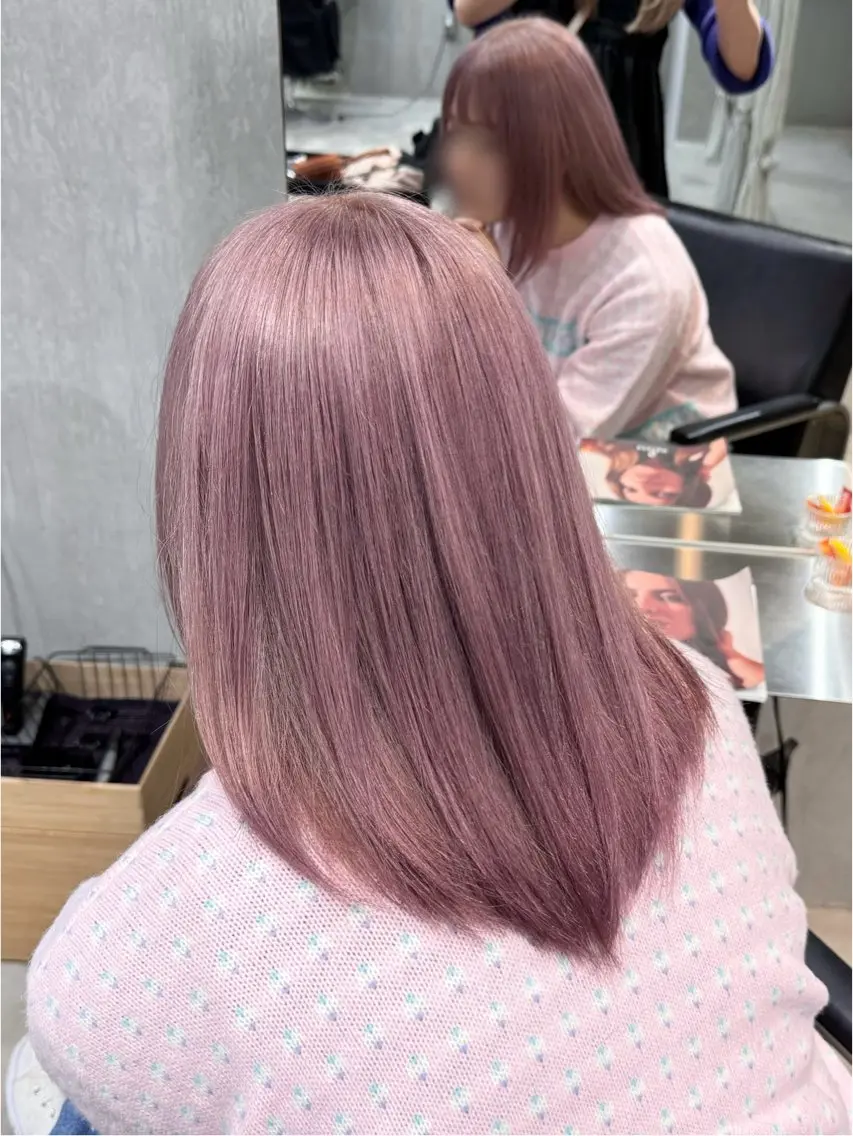 セミロング ヘアカラー 小玉 唯依のヘアスタイル