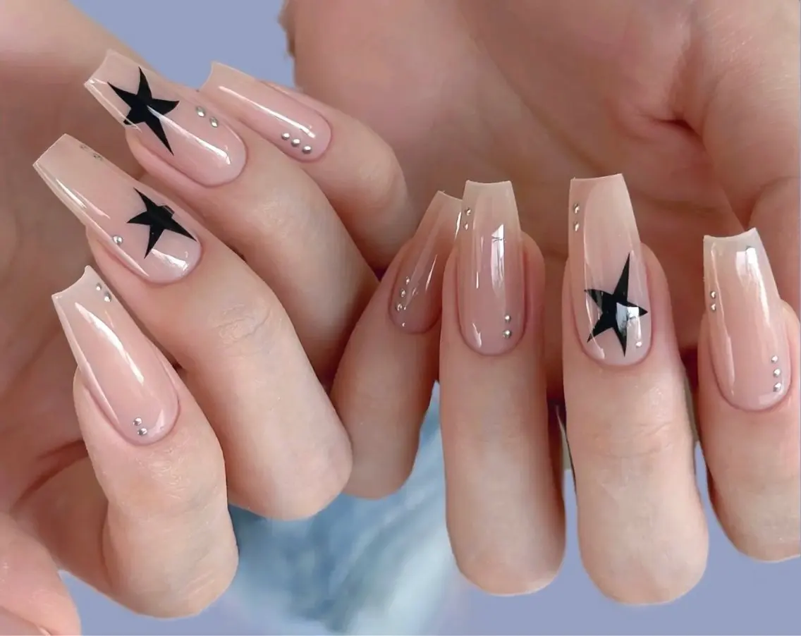 ネイル オーロラネイル フラワーネイル フットネイル フレンチネイル ジェルネイル ハンドネイル ハンドケア BabyYouMi nailのネイルデザイン