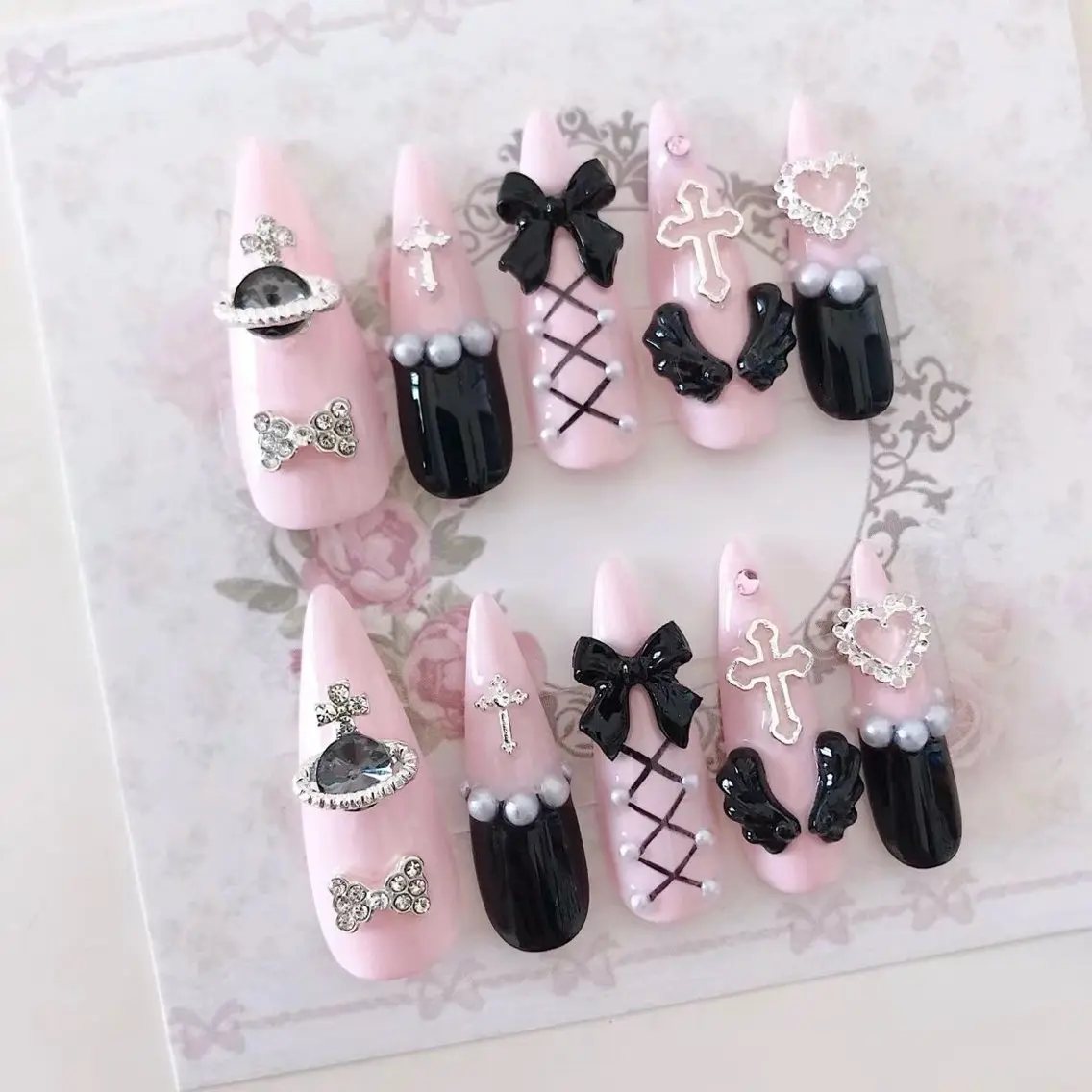 ネイル 長さ出し フレンチネイル グラデーション 卒業式 マグネットネイル ハンドネイル MIHANA NAILのネイルデザイン