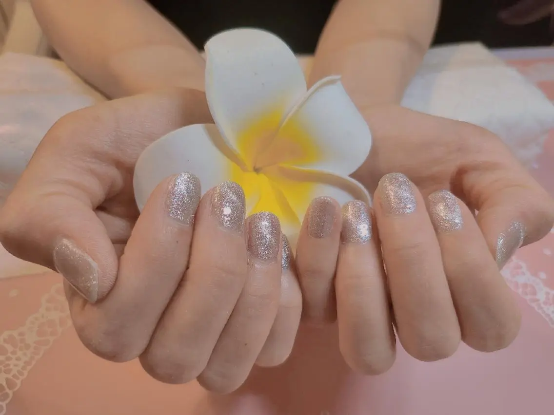 ネイル マグネットネイル ホワイト ハンドネイル nail salon Luanaのネイルデザイン