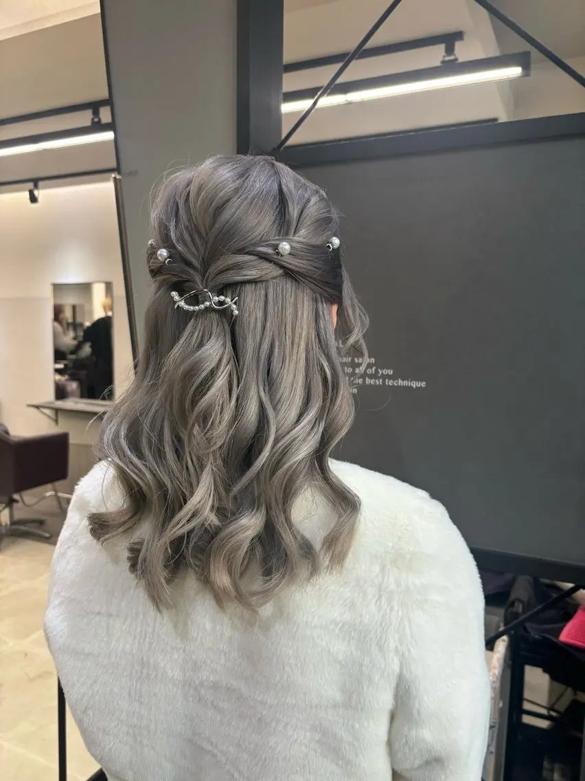 ヘアアレンジ ハーフアップ ヘアセット ブリーチなしWカラー ヘアセット菜希のヘアスタイル