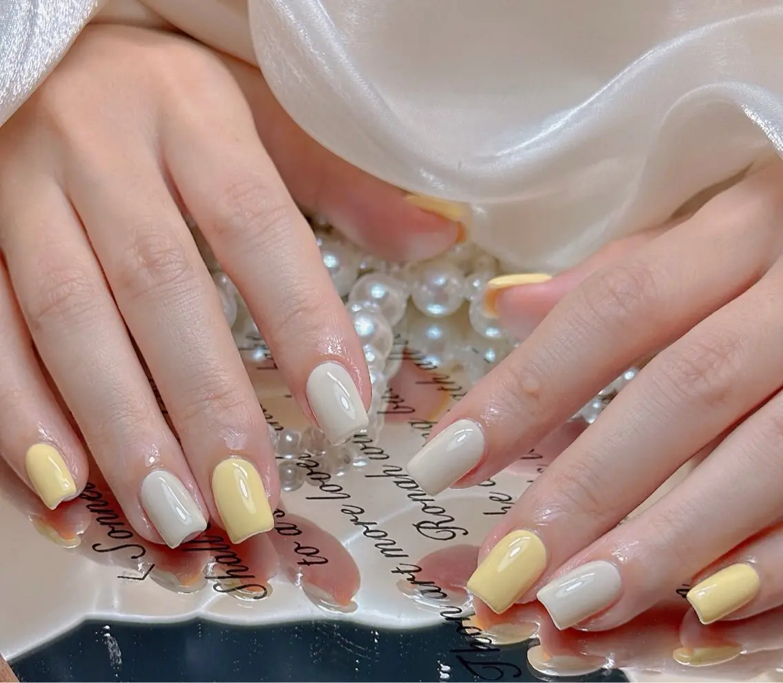 ネイル オーロラネイル べっ甲ネイル チークネイル 成人式 長さ出し ハンドネイル ハンドケア For you. Nail Salonのネイルデザイン