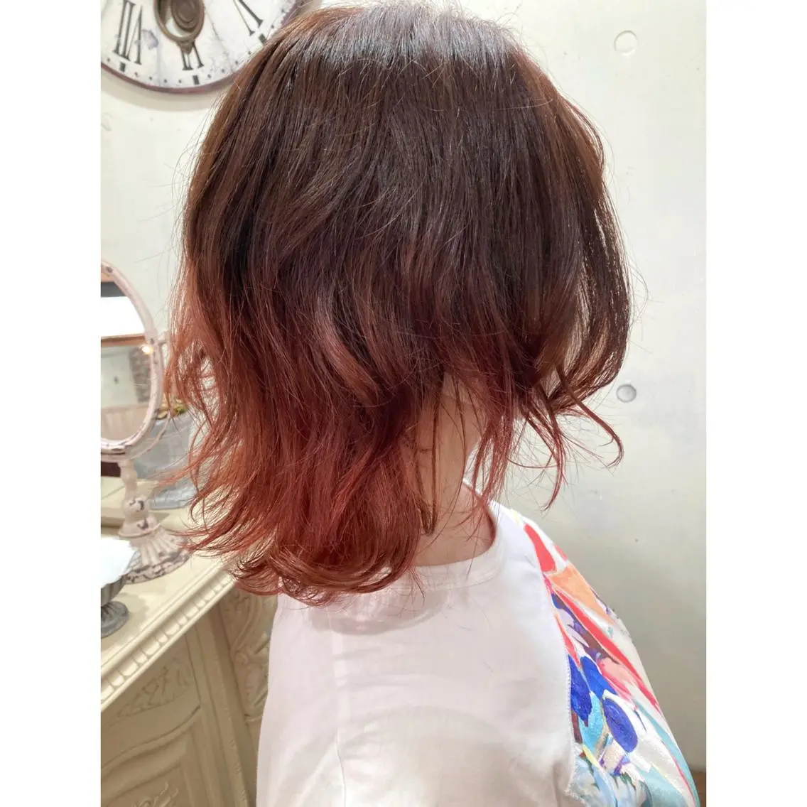 ミディアム カラー ヘアアレンジ グラデーションカラー レッドカラー マエダ カズエ🫶 coronahairのヘアスタイル