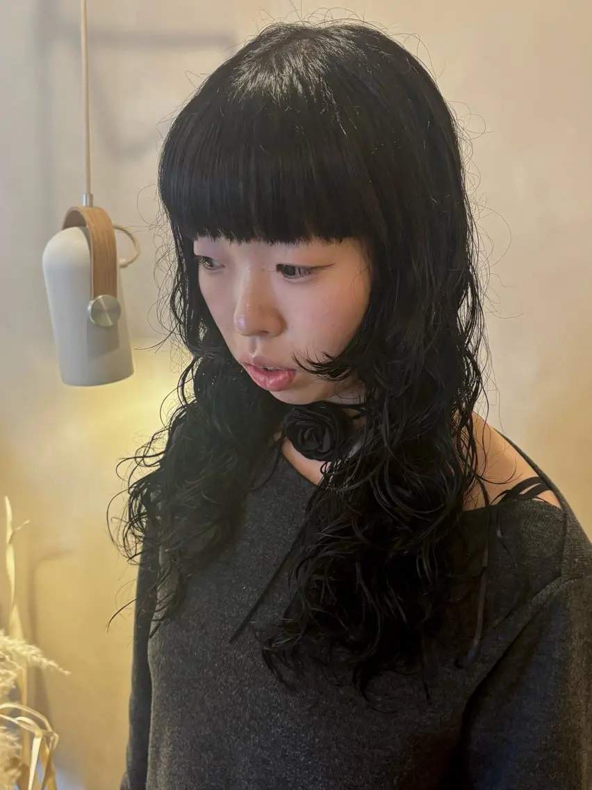 ロング カラー ヘアカラー シンバヒナノ/パーマ レイヤー/髪質改善のヘアスタイル