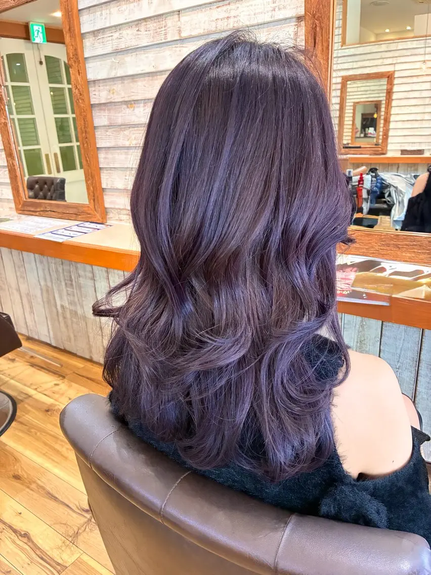 セミロング カラー ブリーチ バイオレットカラー カット ヘアカラー トリートメント 秋田弥生 /縮毛矯正/艶カラーのヘアスタイル