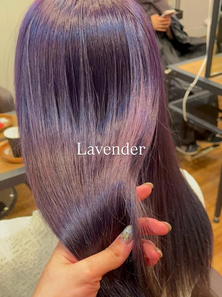 ロング カラー ブリーチ ラベンダーカラー 新倉 あかねのヘアスタイル