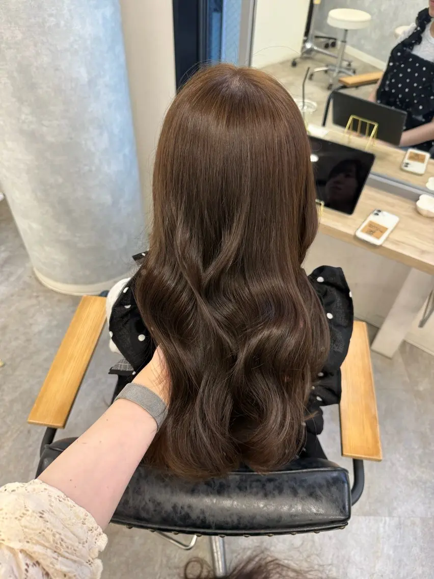 ロング カラー ヘアアレンジ グレージュ ロング ヘアカラー トリートメント Himawari♡ 柔らかいカラーのヘアスタイル