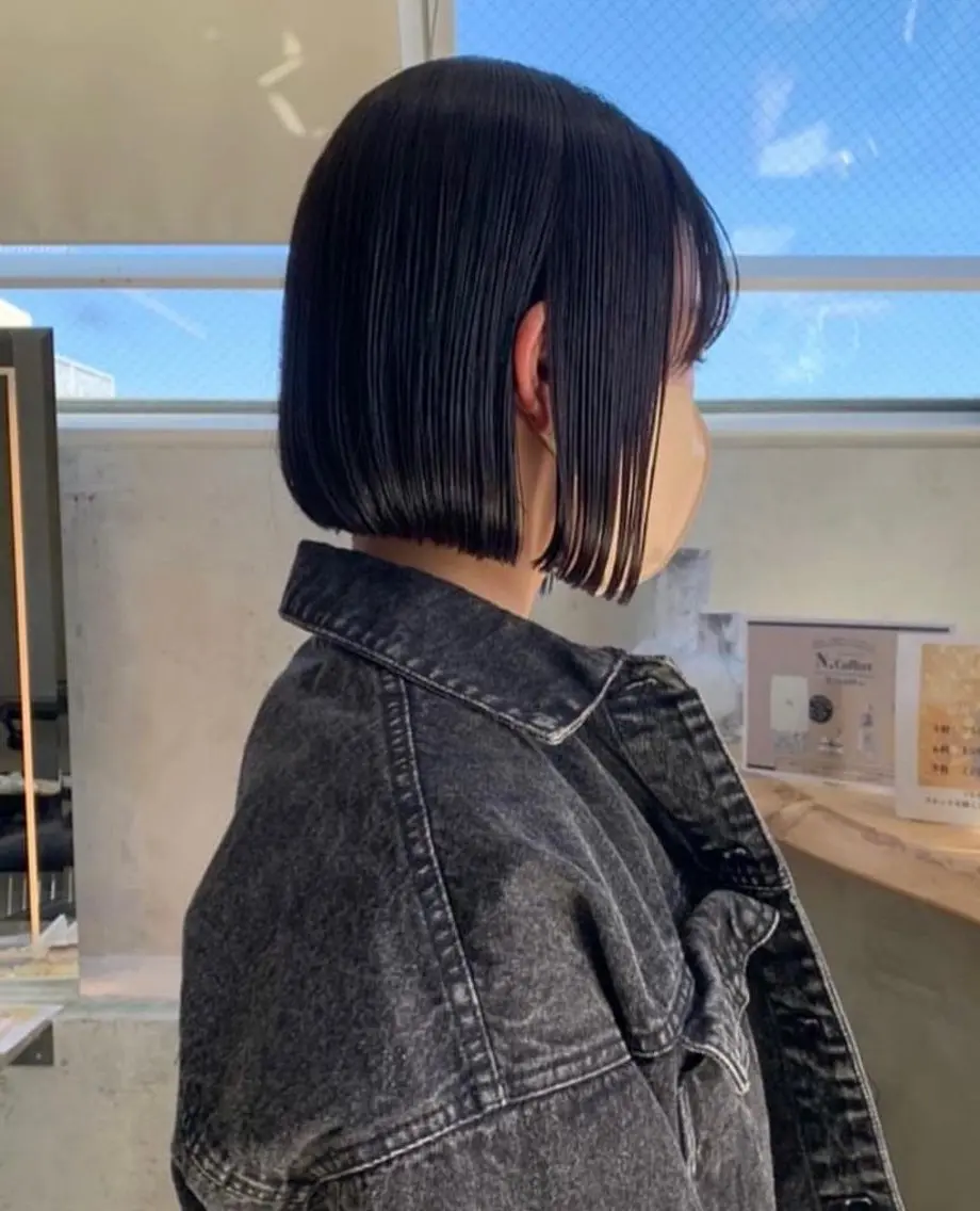 ミディアム カット ヘアカラー 縮毛矯正 トリートメント 💖ボブ/縮毛矯正 顔周りレイヤー/ユイのヘアスタイル