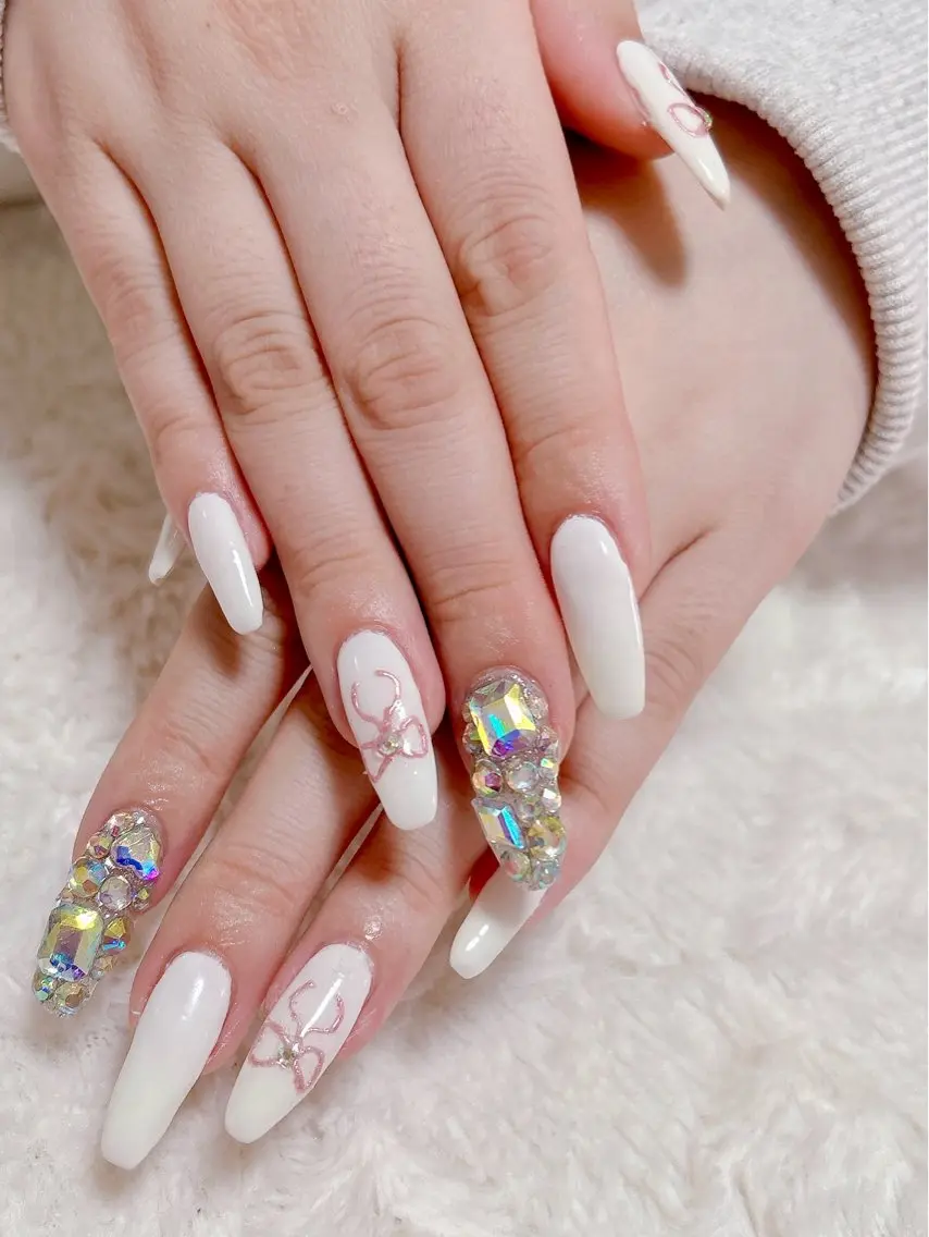 平日限定‼️10本長さだし💅🏽アート片手5本まで🎨その他ラメグラorワンカラー💖(平日以外¥13000)の写真
