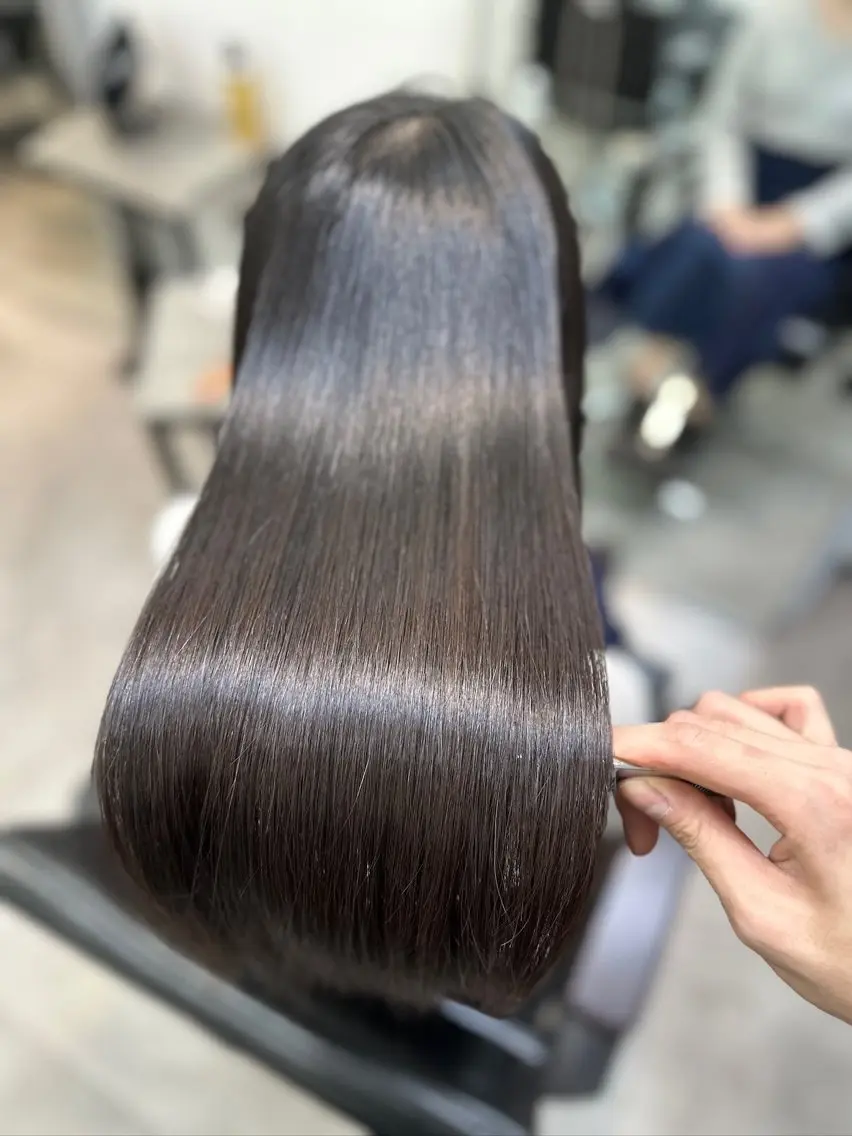 ロング ブリーチ縮毛矯正/ 複雑履歴🉑/タイチのヘアスタイル