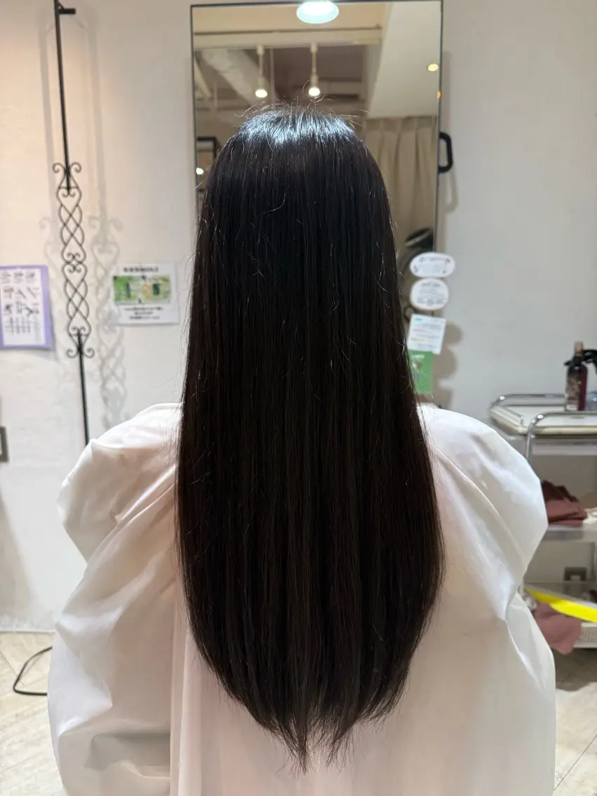 ロング 光虹 (ﾐﾅ)のヘアスタイル