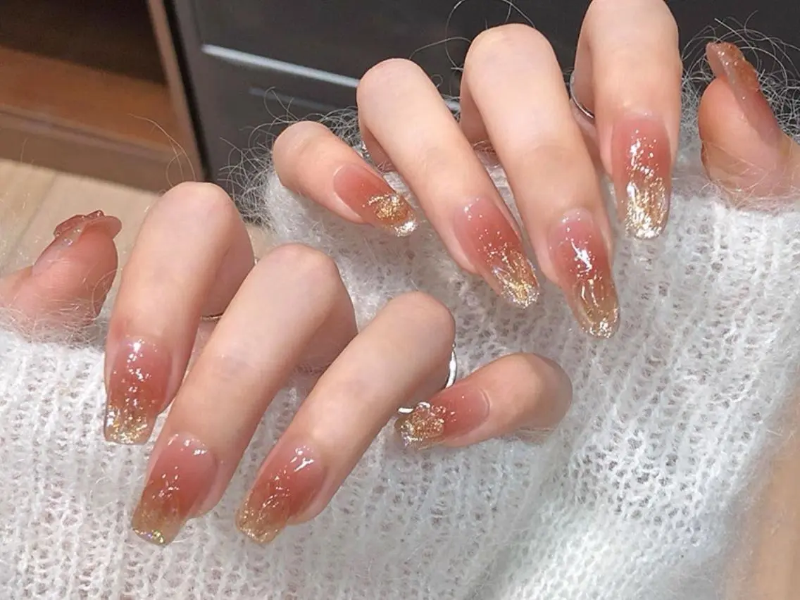 ネイル ジェルネイル ガーリー グラデーション ラメ(グリッター) ラメグラデーション ハンドネイル ハンドケア 🎀Momo 🎀のネイルデザイン