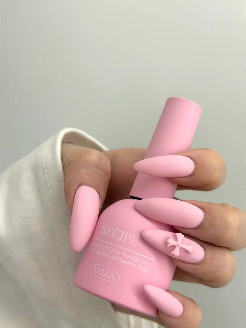 ネイル 池袋Uni nail 上品シンプルデザインのネイルデザイン