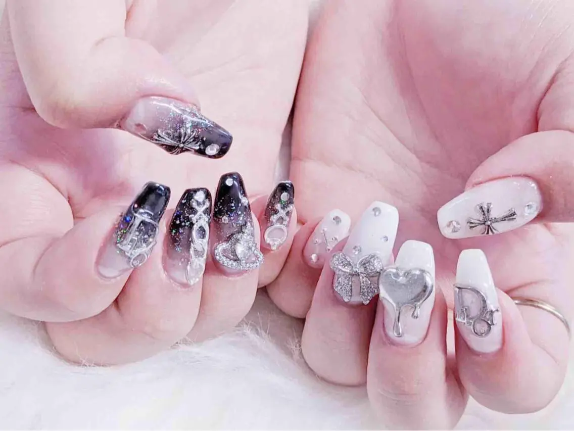 ネイル グラデーション リボン ハンドネイル MoonNail ユリ🌸のネイルデザイン